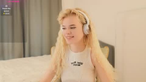 Snapshot of _honnyland chatting on 07.12.26 Alisha online show from 07.12.26