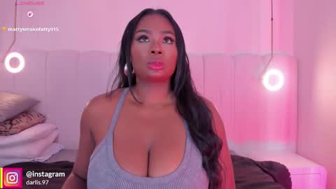 Snapshot of _huge_boobs_ebony chatting on 02.12.26 Darlis online show from 02.12.26