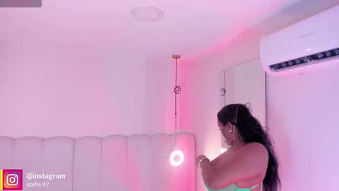 Snapshot of _huge_boobs_ebony chatting on 02.16.26 Darlis online show from 02.16.26