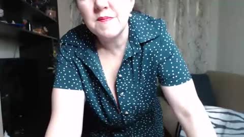 Snapshot of _illusion_ chatting on 10.15.25 Illusion online show from 10.15.25