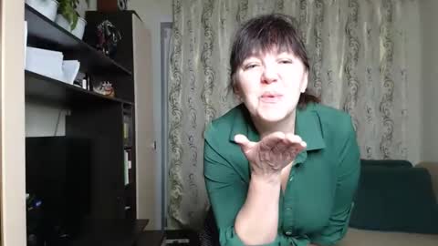 Snapshot of _illusion_ chatting on 11.10.25 Illusion online show from 11.10.25