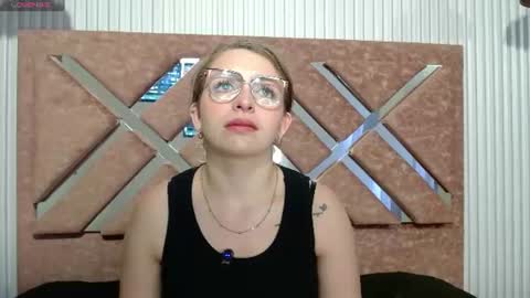 Snapshot of _isaabellaa chatting on 06.22.26 Isa online show from 06.22.26