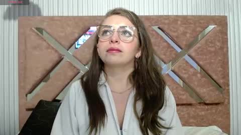 Snapshot of _isaabellaa chatting on 06.28.26 Isa online show from 06.28.26