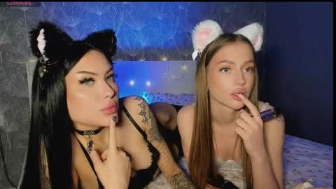 Jess blond and Leila brunette online show from 04.19.26