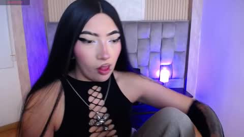 Mia online show from 09.24.25