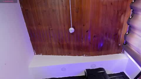 Mia online show from 03.13.26