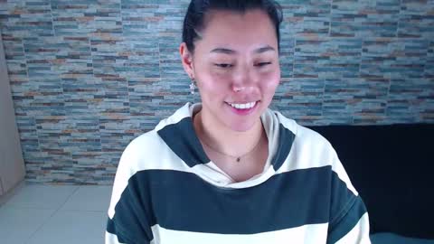 Snapshot of _joy_iva chatting on 11.20.25 joy online show from 11.20.25