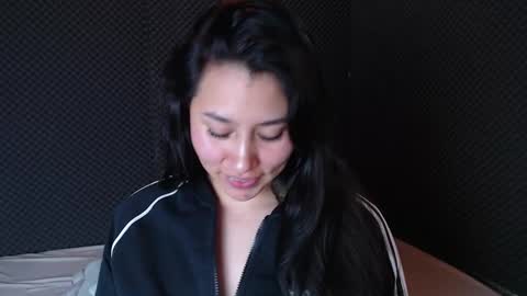 Snapshot of _joy_iva chatting on 11.29.25 joy online show from 11.29.25