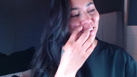 Snapshot of _joy_iva chatting on 12.03.25 joy online show from 12.03.25