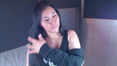 Snapshot of _joy_iva chatting on 12.18.25 joy online show from 12.18.25