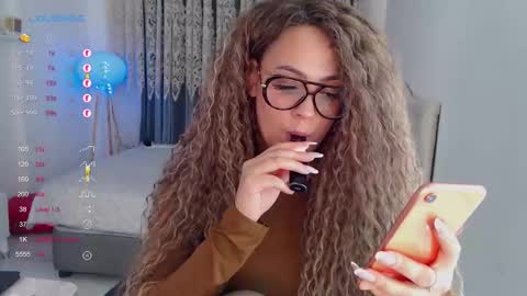 _just_a_queen_3 online show from 11.18.25