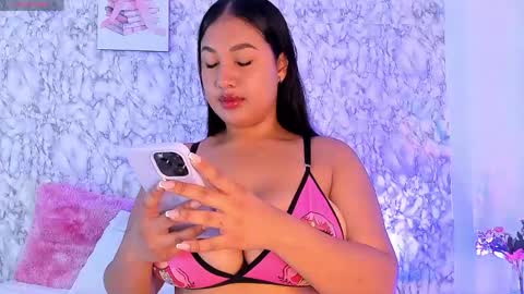 Snapshot of _karenestrada_ chatting on 05.07.26 Karen online show from 05.07.26