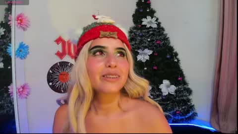 Snapshot of _karine01 chatting on 12.24.24 _karine01 online show from 12.24.24