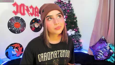 Snapshot of _karine01 chatting on 12.29.24 _karine01 online show from 12.29.24