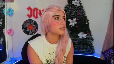 Snapshot of _karine01 chatting on 12.29.24 _karine01 online show from 12.29.24