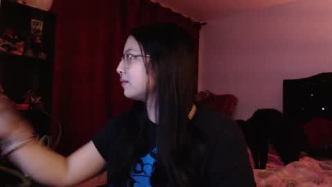 Snapshot of _kat_sweet chatting on 12.28.24 Cata  online show from 12.28.24