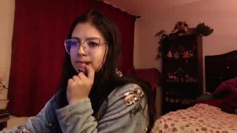 Snapshot of _kat_sweet chatting on 03.12.25 Cata  online show from 03.12.25