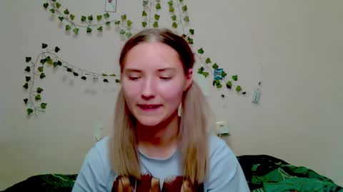 _kikiclark_ online show from 11.23.25