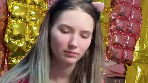 _kikiclark_ online show from 04.21.26