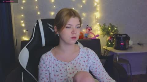 Snapshot of _kirieshka chatting on 02.05.26 Molly Emily online show from 02.05.26