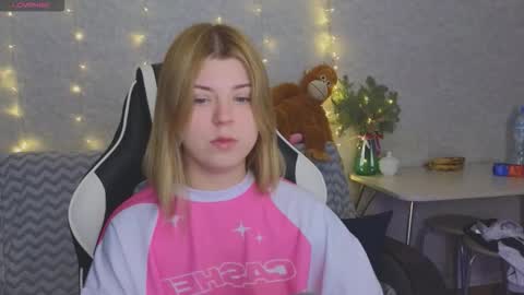 Snapshot of _kirieshka chatting on 02.28.26 Molly Emily online show from 02.28.26