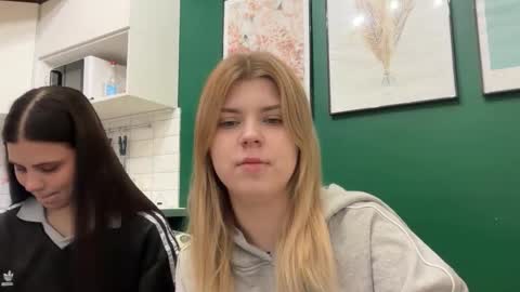 Snapshot of _kirieshka chatting on 03.16.26 Molly Emily online show from 03.16.26