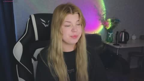 Molly   Emily online show from 05.05.26