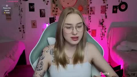 _kitekat_ online show from 11.06.25