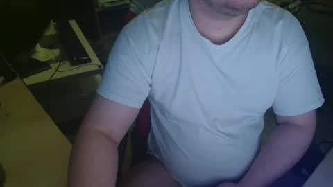 Snapshot of _kitsu_ chatting on 09.28.25 _kitsu_ online show from 09.28.25