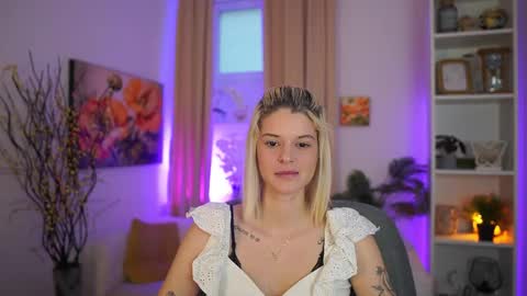 Snapshot of _kitty_cute_ chatting on 02.01.26 Kitty online show from 02.01.26