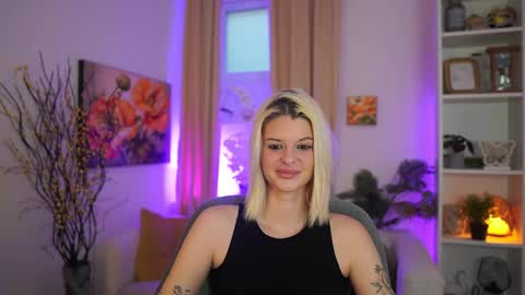 Snapshot of _kitty_cute_ chatting on 02.02.26 Kitty online show from 02.02.26