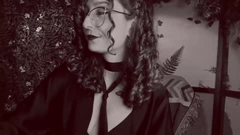 Snapshot of _lady_luna_ chatting on 12.27.24 Lady Luna online show from 12.27.24