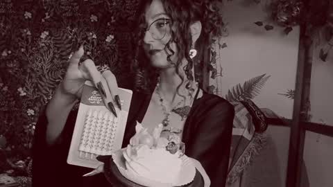 Snapshot of _lady_luna_ chatting on 12.30.24 Lady Luna online show from 12.30.24