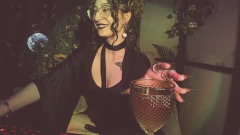 Snapshot of _lady_luna_ chatting on 01.17.25 Lady Luna online show from 01.17.25