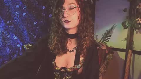 Snapshot of _lady_luna_ chatting on 02.11.25 Lady Luna online show from 02.11.25