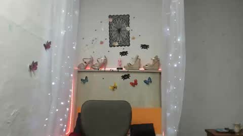 Snapshot of _laflaka2024 chatting on 10.31.25 SANDRA online show from 10.31.25