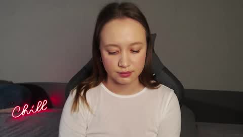 _lalune_ online show from 11.24.25