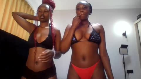 Snapshot of _latoyah chatting on 06.20.26 _latoyah online show from 06.20.26