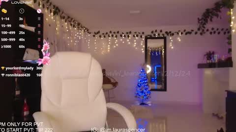 Snapshot of _lauraspencer_ chatting on 12.03.24 Laura online show from 12.03.24