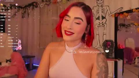 Snapshot of _lauraspencer_ chatting on 10.20.25 Laura online show from 10.20.25