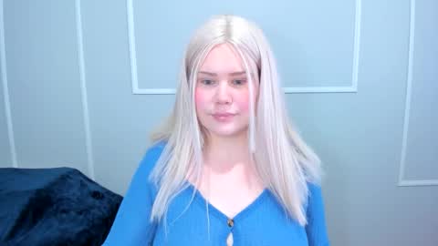 Snapshot of _leana_oo chatting on 12.21.25 leana online show from 12.21.25