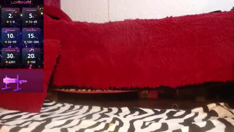 Snapshot of _leyla_james_ chatting on 10.21.25 leyla online show from 10.21.25