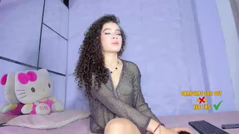 Snapshot of _littlelia chatting on 09.24.25 Anna online show from 09.24.25