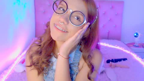 Snapshot of _lloou_ chatting on 01.05.25 Sofia 3 online show from 01.05.25