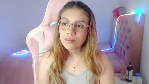 Snapshot of _lloou_ chatting on 07.23.26 Sofia 3 online show from 07.23.26