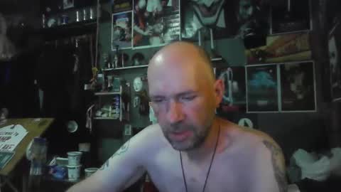 Snapshot of _longfellow chatting on 06.11.26 That guy online show from 06.11.26