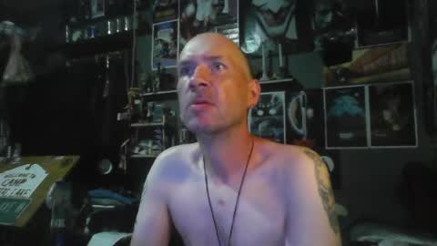 Snapshot of _longfellow chatting on 06.18.26 That guy online show from 06.18.26