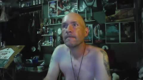 Snapshot of _longfellow chatting on 06.19.26 That guy online show from 06.19.26