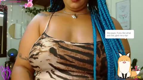Hi guys I am Camila  online show from 10.22.25