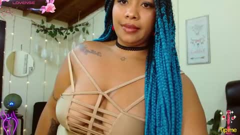 Hi guys I am Camila  online show from 10.23.25